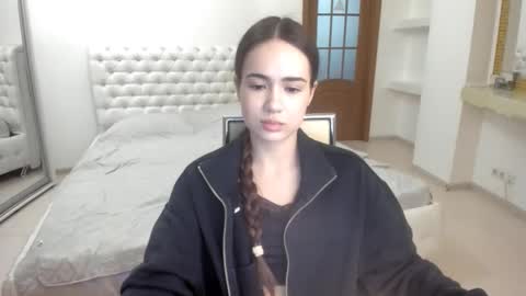 Snapshot of mmm_bananaa_ chatting on 02.02.25 Beata online show from 02.02.25