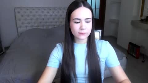 Snapshot of mmm_bananaa_ chatting on 02.11.25 Beata online show from 02.11.25