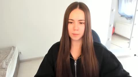 Snapshot of mmm_bananaa_ chatting on 02.16.25 Beata online show from 02.16.25