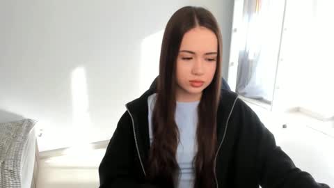 Snapshot of mmm_bananaa_ chatting on 02.23.25 Beata online show from 02.23.25