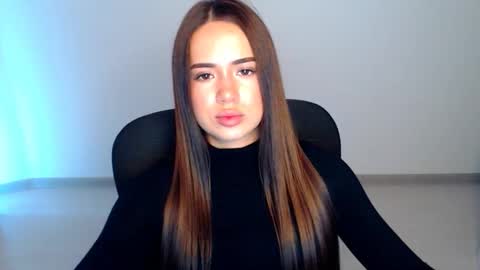 Snapshot of mmm_bananaa_ chatting on 10.30.25 Beata online show from 10.30.25