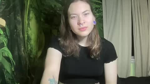 Snapshot of mo0n_goddess chatting on 02.15.25 Misty online show from 02.15.25