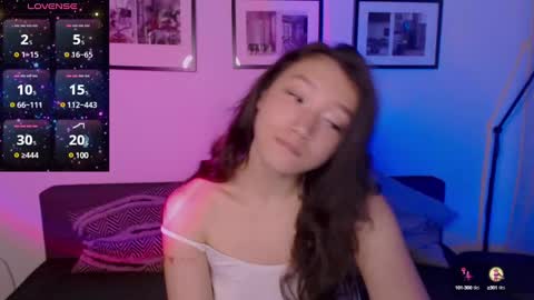 Snapshot of moana_blu chatting on 01.19.25 moana online show from 01.19.25