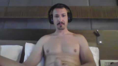 Snapshot of moaningalld chatting on 09.12.25 moaningalld online show from 09.12.25