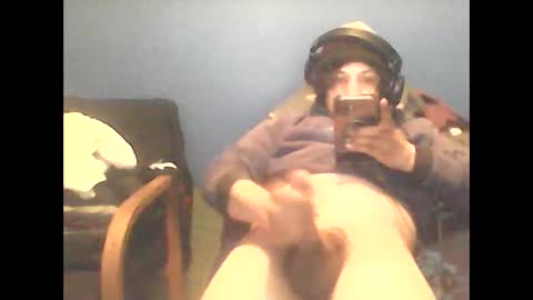 Snapshot of mochaandcreme chatting on 12.17.25 mochaandcreme online show from 12.17.25