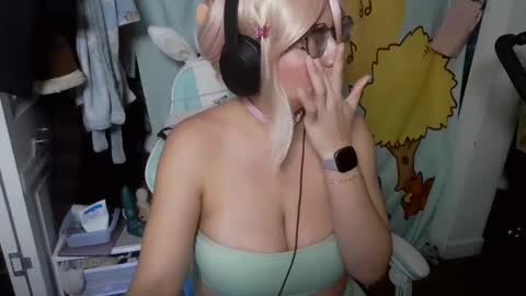 The Mochi Rainbow Variety Show online show from 03.04.25