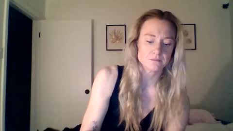 Snapshot of mockingbirds91 chatting on 04.03.26 mockingbirds91 online show from 04.03.26