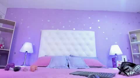 Sophia  online show from 12.17.25