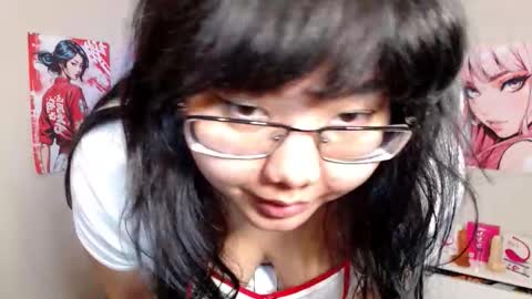 Snapshot of moertomlly chatting on 11.20.25 Molly online show from 11.20.25