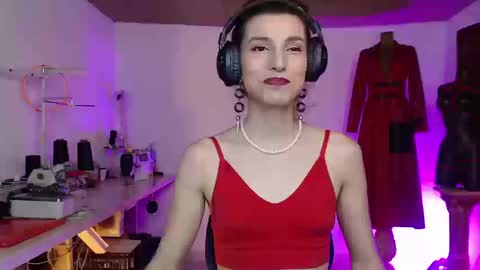 moira_hot online show from 09.17.25