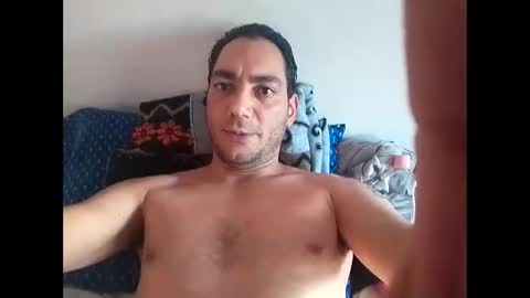 Snapshot of moisesdick chatting on 02.21.25 Moises online show from 02.21.25