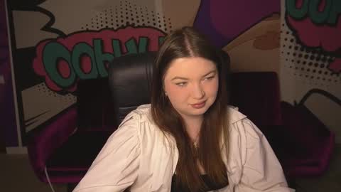 Snapshot of molinmoon chatting on 09.13.25 Rosa online show from 09.13.25