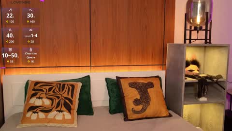 moliqin online show from 04.25.26