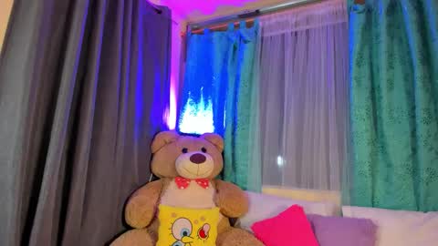 M o L l i E  online show from 01.06.26