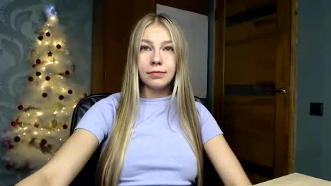 Snapshot of molli_and_tom chatting on 01.17.25 Bitcoin 1P8NuZxsaNsQTx7wJJJ7Ao1mic4nvJPVLC online show from 01.17.25