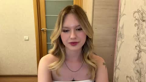 Snapshot of mollieadamek chatting on 05.01.26 Lisa online show from 05.01.26