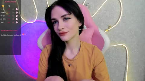 Snapshot of molly_crystall chatting on 05.18.26 Molly - online show from 05.18.26