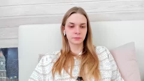 Snapshot of molly_hunt chatting on 02.26.25 Molly Hunt online show from 02.26.25