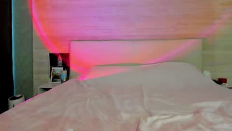 Molly Hunt online show from 02.21.26