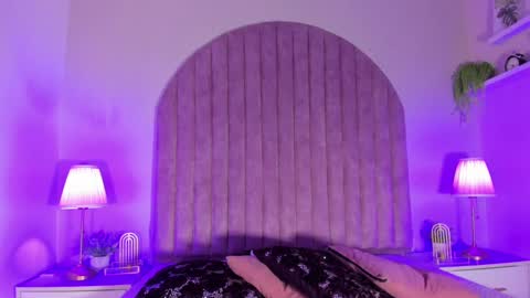 Snapshot of molly_jackson chatting on 12.24.24 Molly Jackson online show from 12.24.24