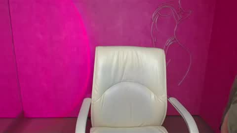 Snapshot of molly_mis chatting on 12.04.24 Molly online show from 12.04.24