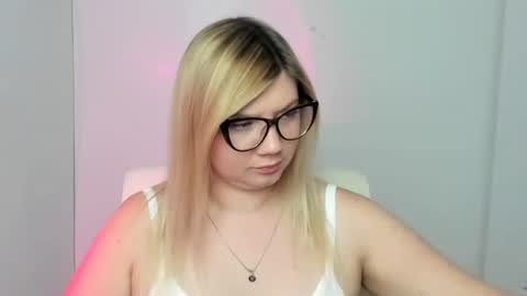 Molly online show from 09.09.25