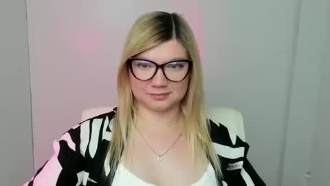 Molly online show from 09.21.25