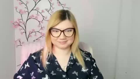 Molly online show from 03.05.26