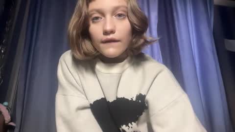 molly_poly online show from 11.12.25