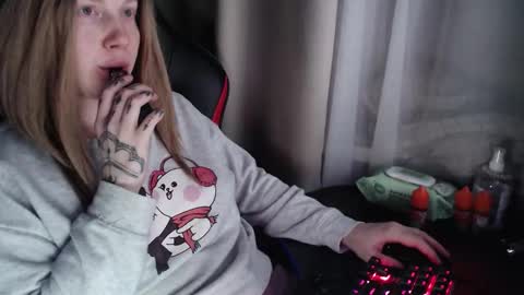 I have new photos come and see with love Molly online show from 11.21.25