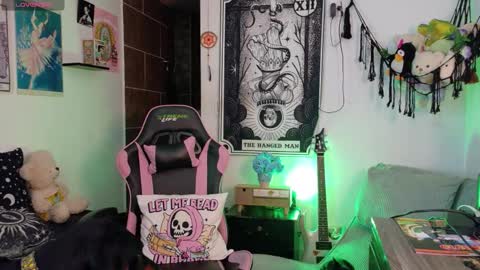 Snapshot of molly_shake chatting on 02.06.26 Molly online show from 02.06.26