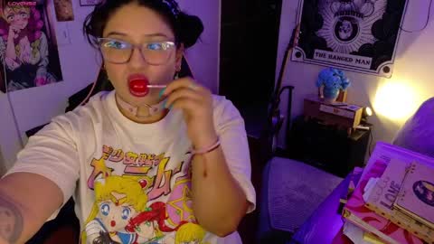 Snapshot of molly_shake chatting on 03.28.26 Molly online show from 03.28.26