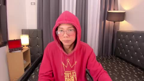 Snapshot of molly_snow11 chatting on 12.20.25 molly online show from 12.20.25