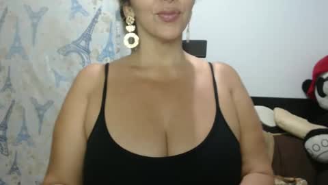 Molly Bunny online show from 10.03.25