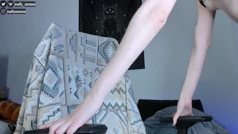 Molly online show from 01.12.25