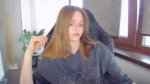 Snapshot of mollydangerous chatting on 05.14.26 Taisha online show from 05.14.26