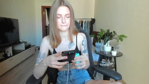 Snapshot of mollydangerous chatting on 05.24.26 Taisha online show from 05.24.26