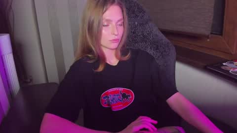 Snapshot of mollydangerous chatting on 06.09.26 Taisha online show from 06.09.26