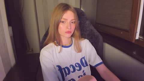 Snapshot of mollydangerous chatting on 07.28.26 Taisha online show from 07.28.26