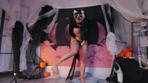 Snapshot of mollyflwers chatting on 10.17.25 mollychan online show from 10.17.25