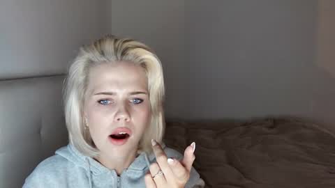 mollyforthenose online show from 08.01.26