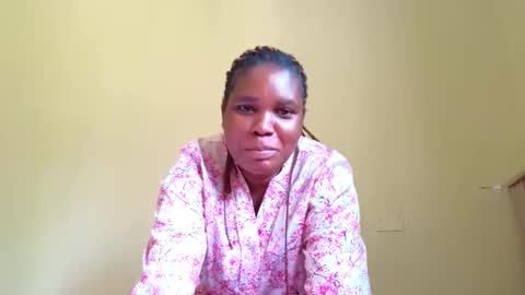 Snapshot of mollygushy chatting on 11.19.25 lucky online show from 11.19.25