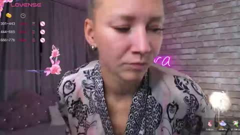 hi im Molly heregreat boobs big heart  warm pussy  online show from 10.07.25