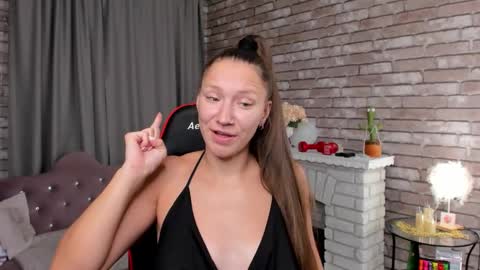 hi im Molly heregreat boobs big heart  warm pussy  online show from 03.20.26