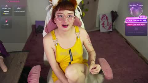 Snapshot of mollysb_05 chatting on 05.22.26 mollysb_05 online show from 05.22.26