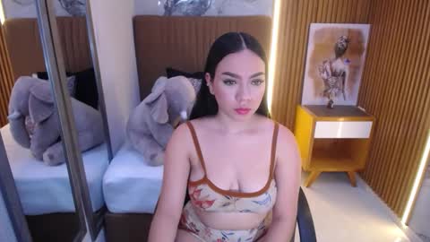 MOLLY online show from 10.01.25