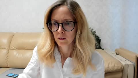 AngelMomm online show from 01.30.25