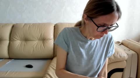 AngelMomm online show from 02.17.25