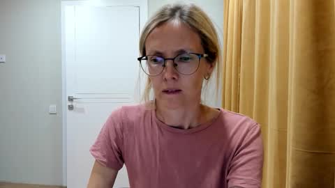 AngelMomm online show from 09.25.25