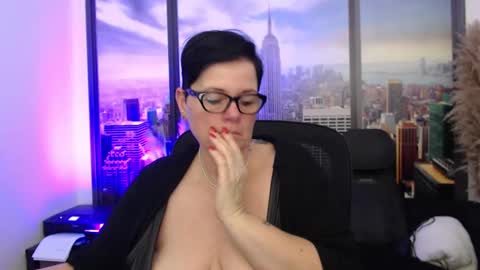 MollySun Nina Randmann online show from 01.20.25